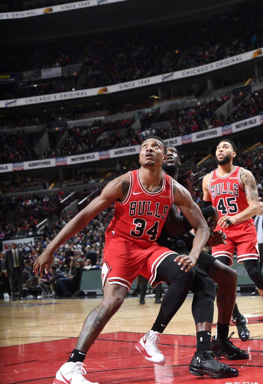 心的阵容中 心的阵容中