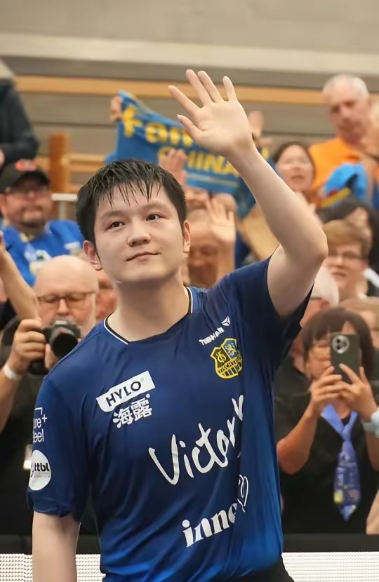 中展现出极 中展现出极