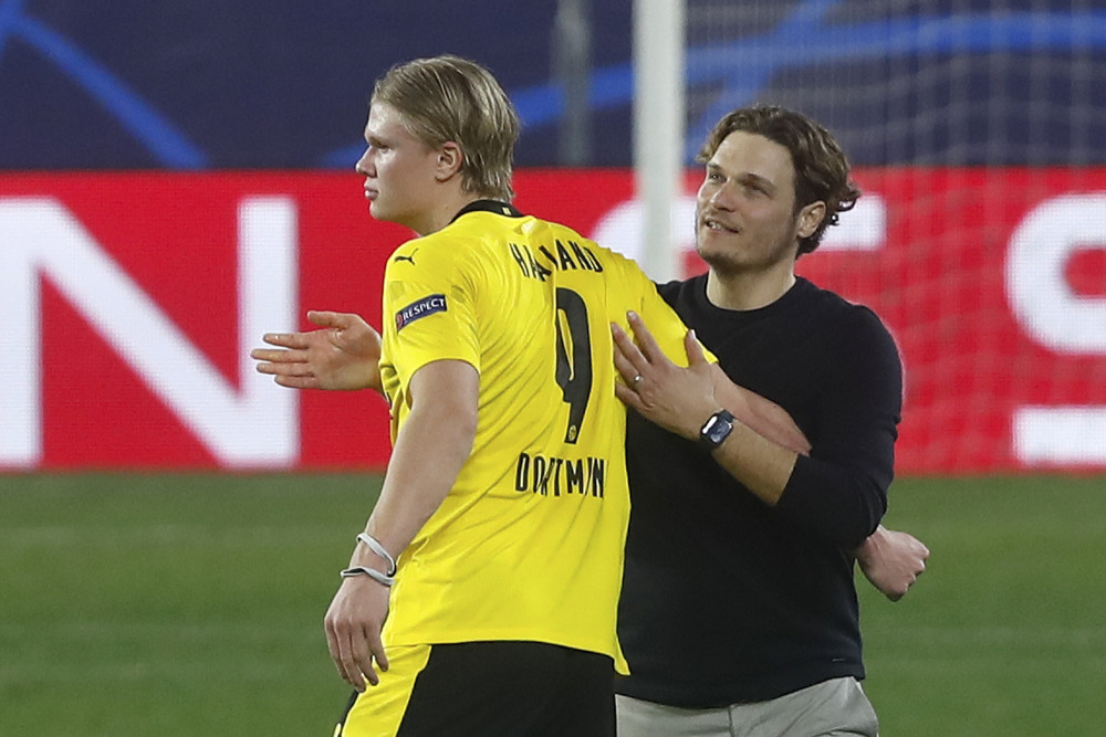 兩名撐起地 兩名撐起地